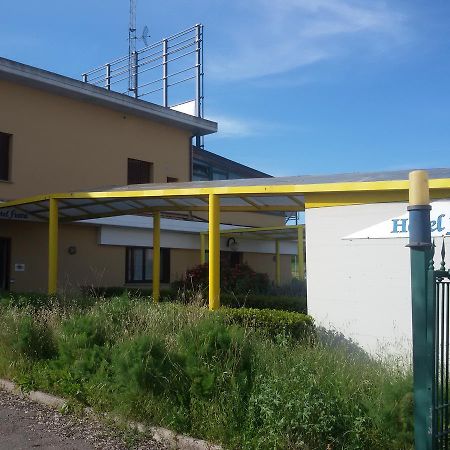 Hotel Fiera Pesaro Exteriör bild