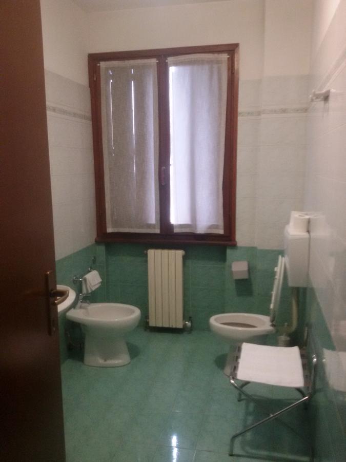 Hotel Fiera Pesaro Exteriör bild
