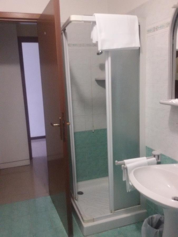 Hotel Fiera Pesaro Exteriör bild