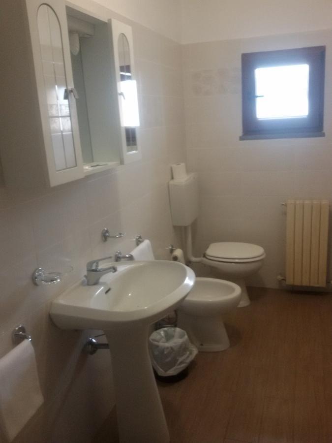 Hotel Fiera Pesaro Exteriör bild